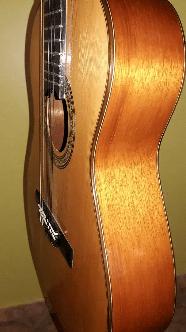 Guitarra Acústica 10/10 Nuevo – S/. 300 – Cuerdas son de Nylon